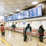 台風でも飛行機は飛ぶ?沖縄旅行中に来てしまった場合はどうなる?